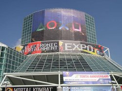 00FA000000089123-photo-e3-2004-los-angeles-convention-center.jpg