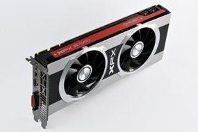 011D000004910858-photo-amd-radeon-hd-7950-xfx-black-edition-2.jpg