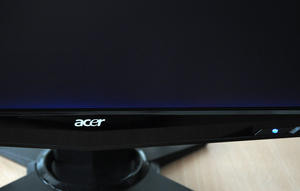 012C000004078334-photo-acer-gn245hq-halo-lumineux-sur-le-bord-inf-rieur.jpg