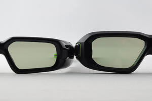 012C000004731420-photo-asus-vg278-lunettes-3d-vision-1-vs-2.jpg