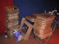 00C8000000622602-photo-cadavres-de-pizza.jpg
