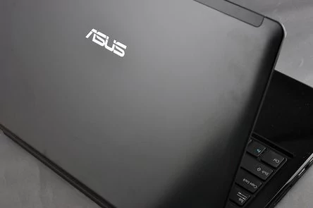 0000012703170056-photo-asus-ul50vf-d-tail-4.jpg