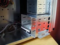 00D2000000058850-photo-lian-li-pc-6070-du-choix-de-l-orientation-des-disques-durs.jpg