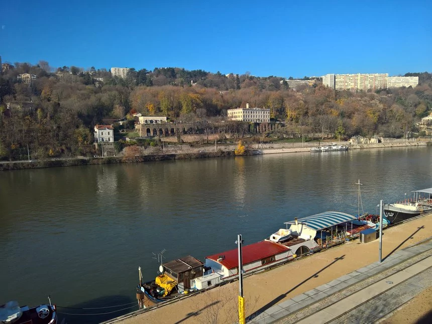 035C000008266314-photo-lumia-950-5mp.jpg