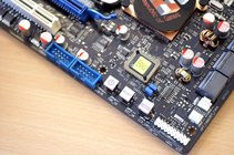 0000008C00404784-photo-asus-striker-extreme-5.jpg