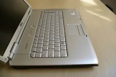 000000FA00560537-photo-dell-inspiron-1520.jpg