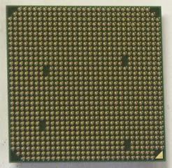 000000F000306019-photo-processeur-amd-athlon-64-fx62-2.jpg