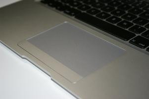 000000C800911736-photo-touchpad-macbook-air.jpg