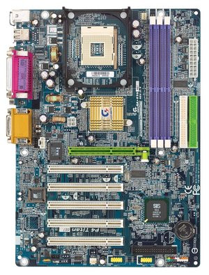012C000000054955-photo-gigabyte-ga-8sg667.jpg