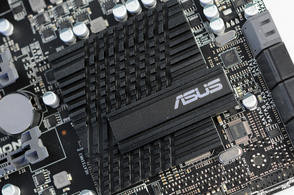 000000C304161318-photo-asus-rampage-iii-black-edition-southbridge.jpg