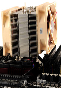 0104000004161282-photo-asus-rampage-iii-black-edition-mont-e-avec-noctua-3.jpg