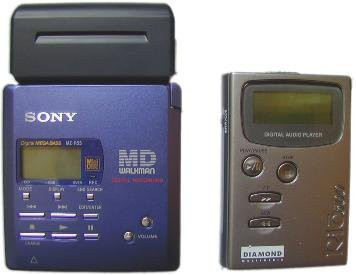 0164000000043905-photo-le-minidisc-de-sony-et-son-support-piles-suppl-men.jpg