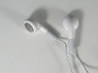 0000009600508044-photo-ipod-shuffle-casque.jpg