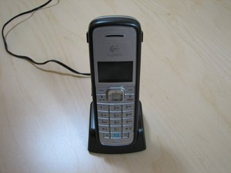 000000FA00390300-photo-logitech-cordless-internet-handset.jpg