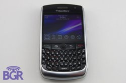00FA000001738726-photo-blackberry-curve-8900.jpg