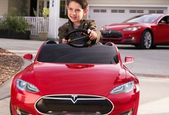Une Tesla Model S très abordable... pour les enfants