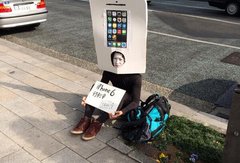 Insolite : un Japonais fait déjà la queue pour l'iPhone 6