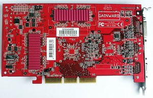 012C000000057777-photo-carte-gainward-geforce-fx-5200-ultra-de-dos.jpg