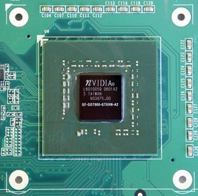 0000011800298789-photo-nvidia-quadsli-7900-go-chip.jpg