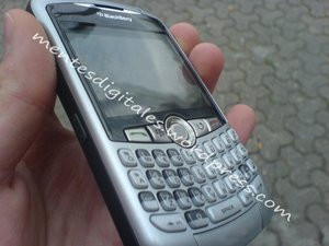 012C000000465158-photo-blackberry-8300.jpg
