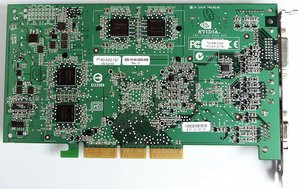 012C000000058143-photo-carte-pny-verto-geforce-fx-5600-ultra-de-dos.jpg