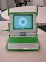 000000C800402116-photo-olpc-portable-100-dollars-prototype-b1.jpg