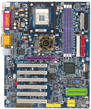 012C000000054900-photo-gigabyte-8pe667-ultra-mobo.jpg