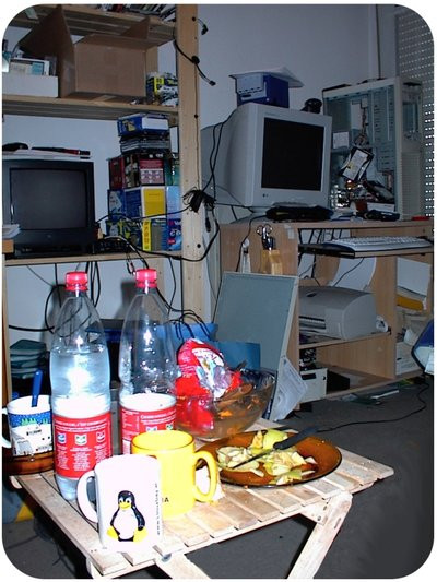 0190000000513075-photo-un-geek-la-mer-la-maison.jpg