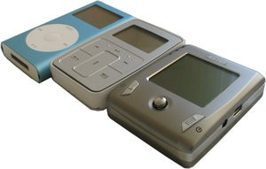 012C000000110435-photo-apple-ipod-mini-creative-zen-touch-archos-gmini-xs-220-diagonale.jpg