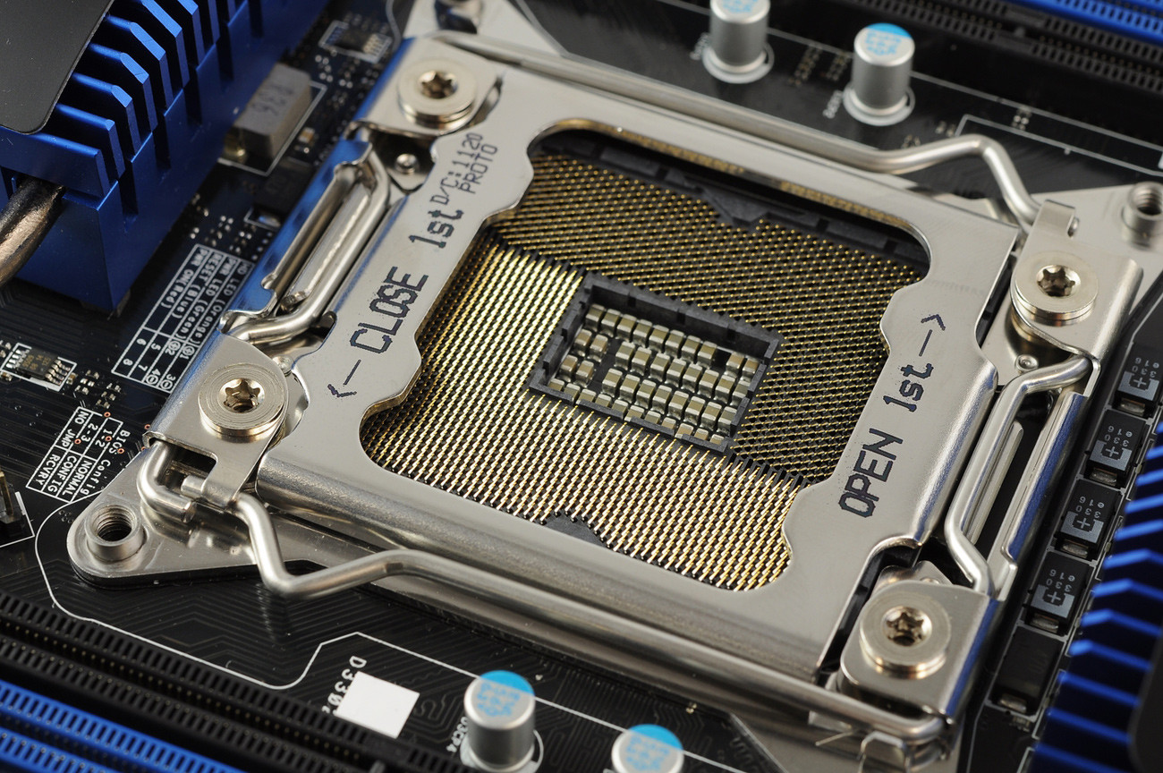 Сокет данных. Процессора Intel Socket 1155. Сокет LGA 1155. Сокет под Интел. Материнская плата Интел сокет.