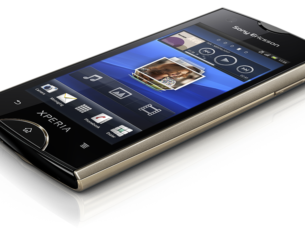Смартфон sony ericsson. Sony Ericsson Xperia 2011. Sony Ericsson st18i. Sony Ericsson Xperia ray. Sony Ericsson 2011 года.