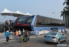 La police chinoise ouvre une enquête autour du bus chinois en forme de pont