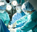 Un patient atteint d’une tumeur plongé dans la réalité virtuelle durant l’opération