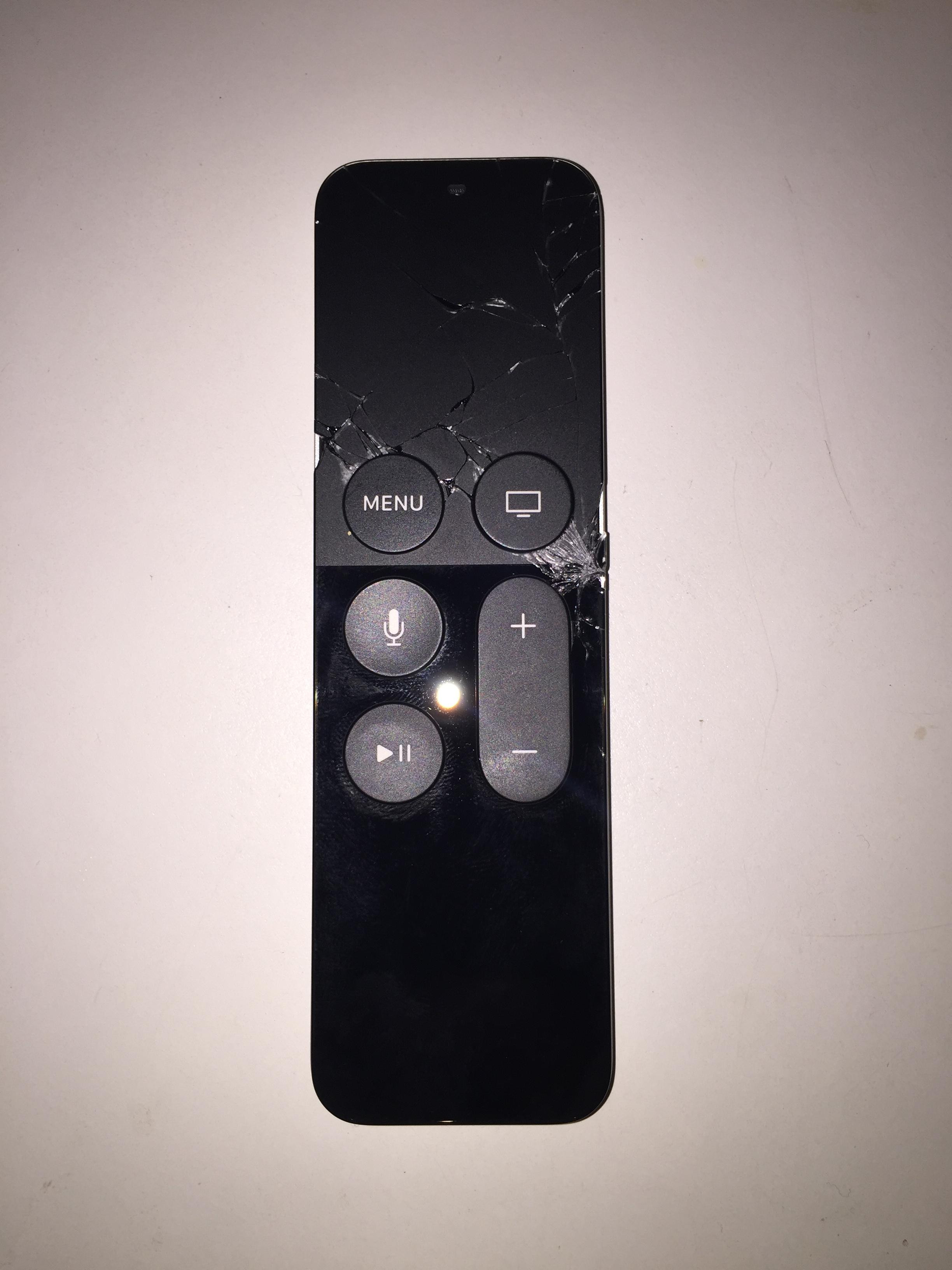 Apple TV : la nouvelle télécommande est en verre et n'aimerait pas les  chutes
