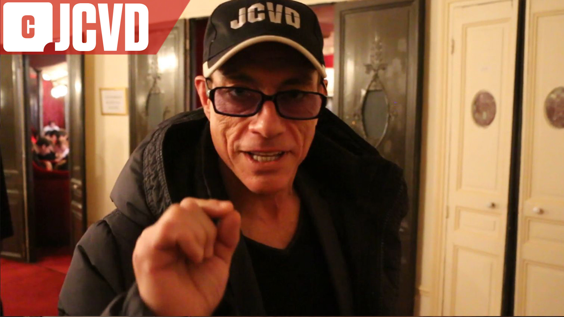  Jean  Claude  Van Damme cherche un d veloppeur AWARE pour 