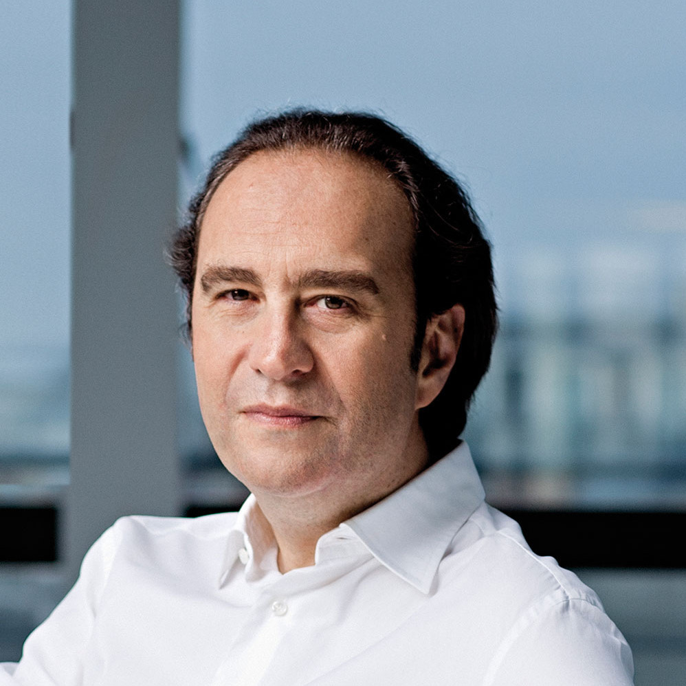 Comment Xavier Niel veut prendre la place de M6