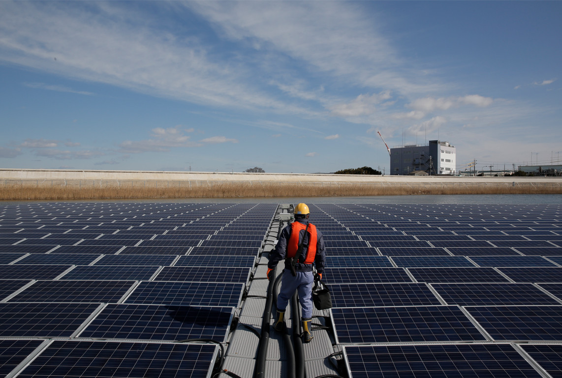 Renewable-Energy-Apple_Solar-Panel-Japan_040918.jpg