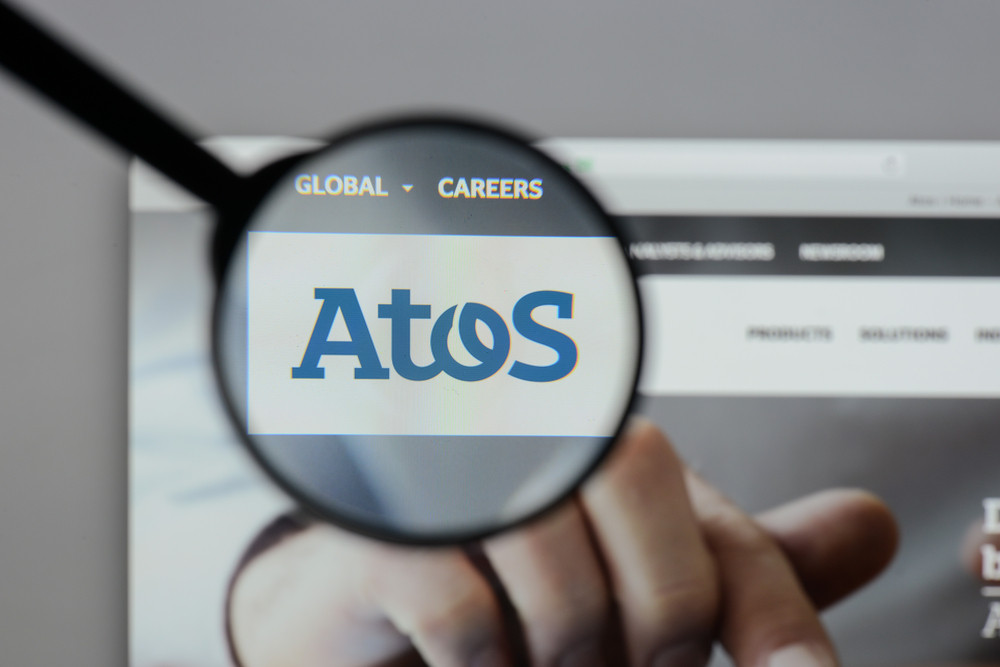 Le logo d'Atos passé à la loupe © Casimiro PT / Shutterstock.com