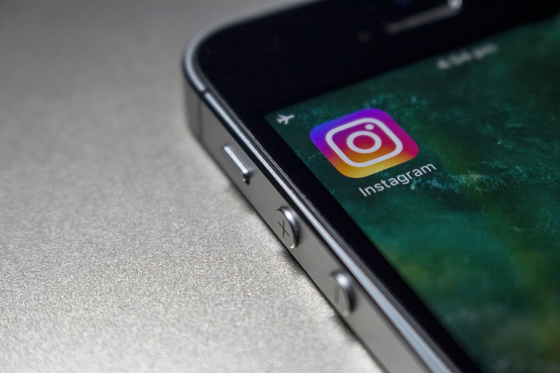 Après YouTube et Apple, au tour d'Instagram « d'élever les voix noires »