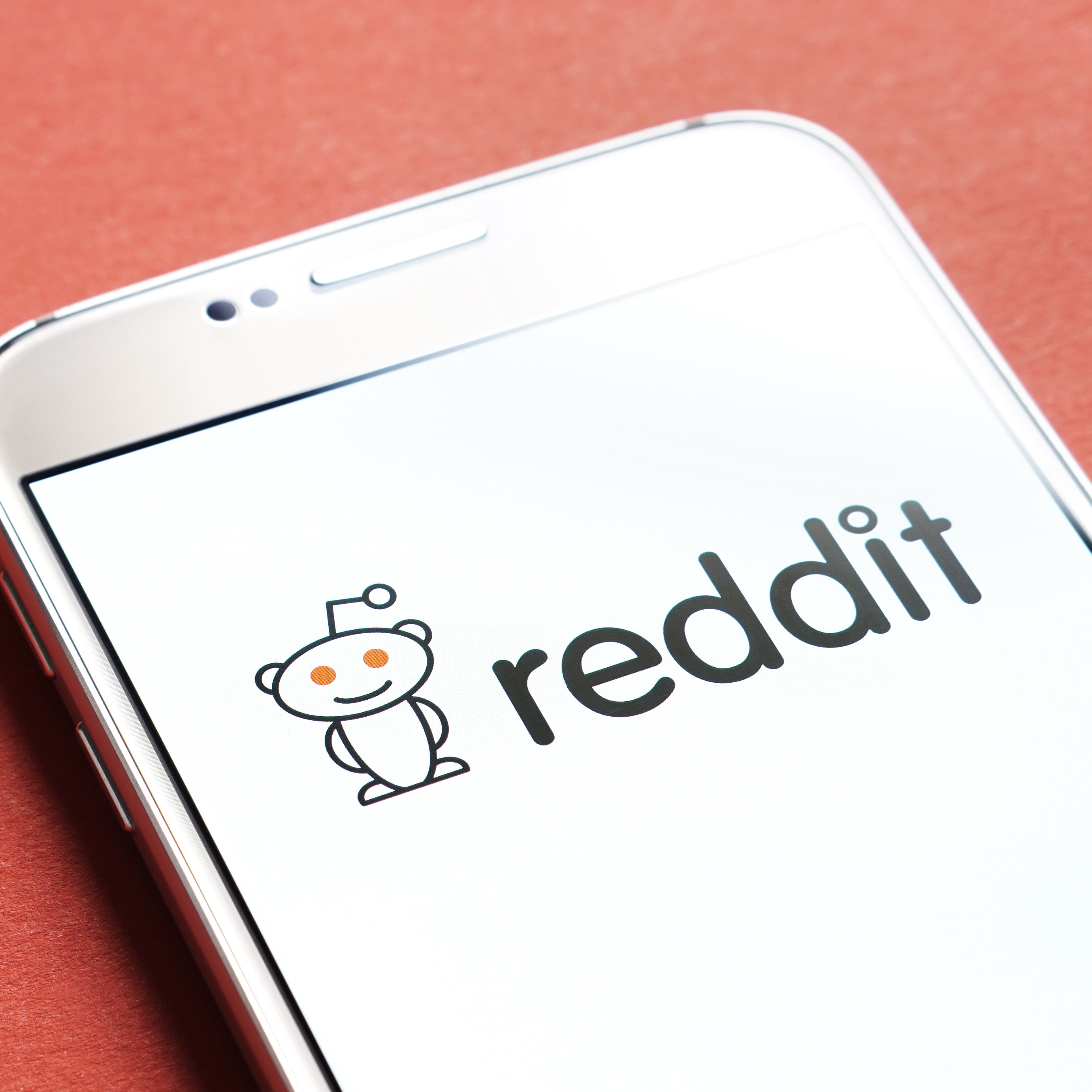 Désinformation et Covid-19 : le patron de Reddit se réaffirme contre une modération accrue