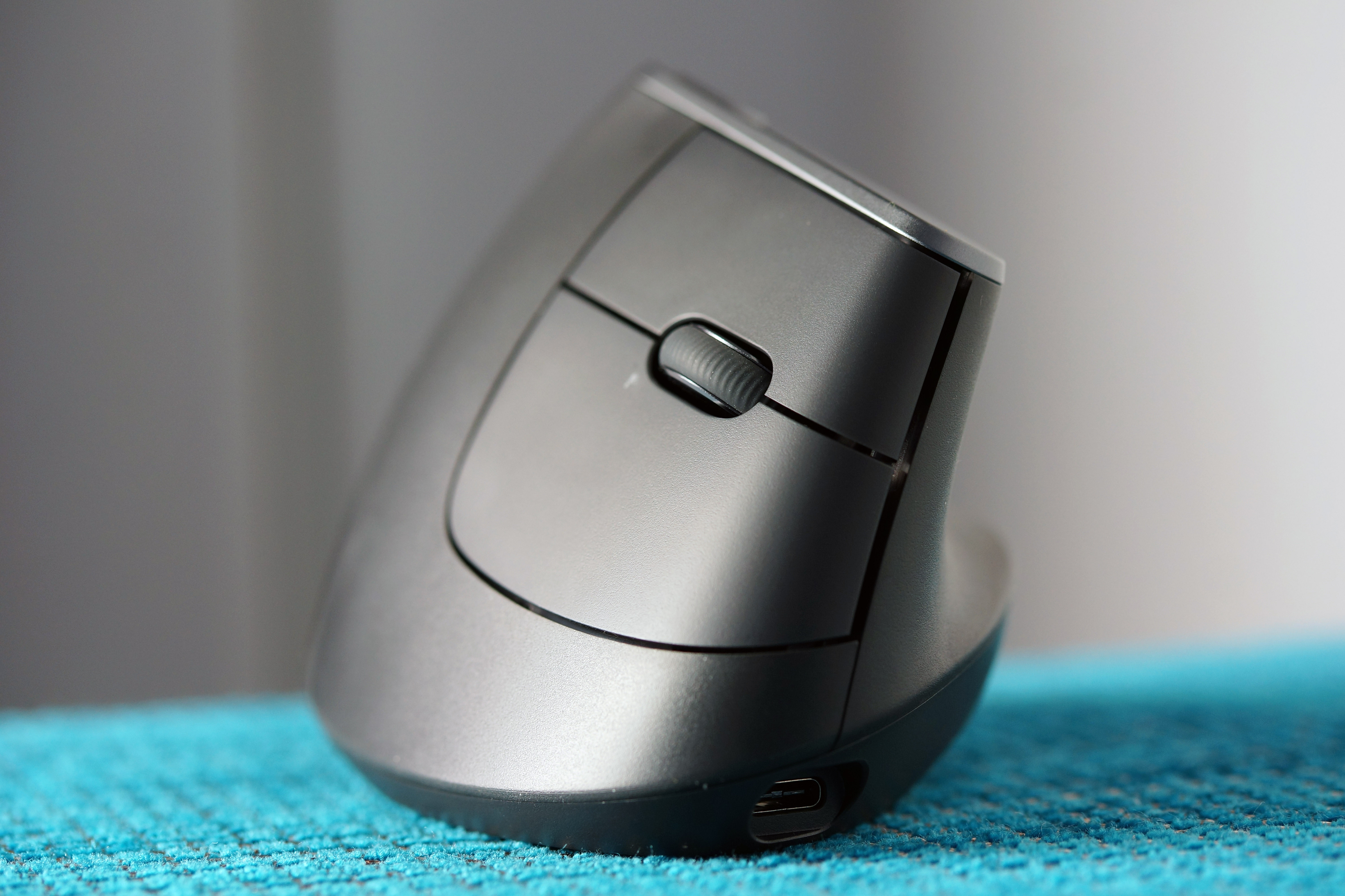 Quelles sont les meilleures souris ergonomiques ? Comparatif 2024