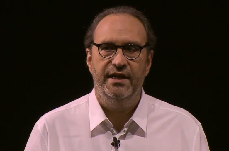 Xavier Niel Keynote V7 a.png