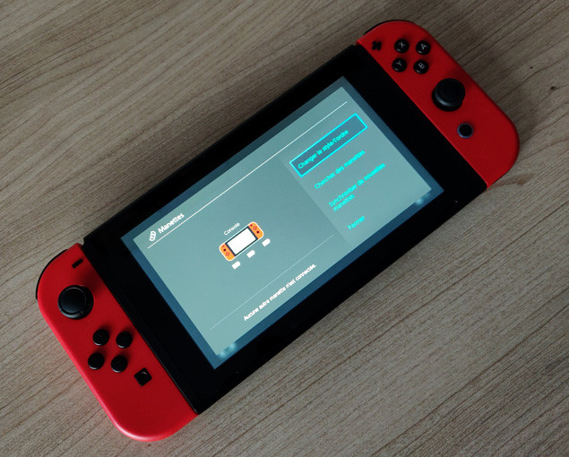 Les Joy-Con ne se rechargent pas lorsqu'ils sont connectés au