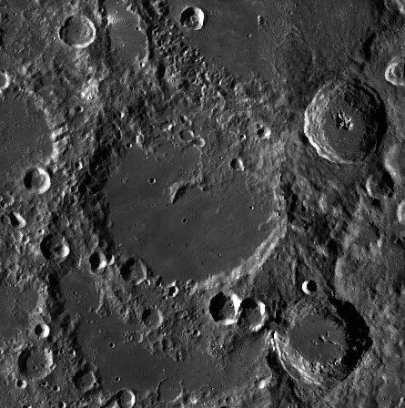 Les cratères lunaires n'ont pas encore livrés tous leurs secrets. Crédits NASA/GSFC