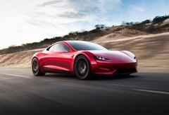 Tesla Roadster : la sportive électrique ne devrait pas débarquer avant 2022