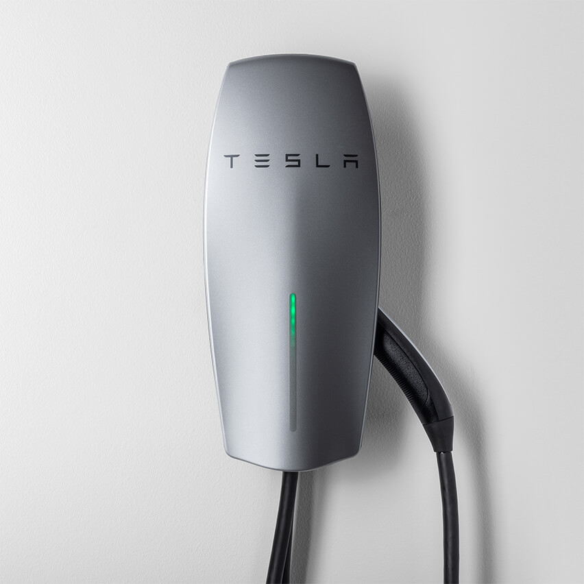 Tesla lance une station de recharge pour ses véhicules qui se branche