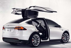 Nouvelle dénomination, nouveaux prix : les Tesla Model S et Model X font peau neuve