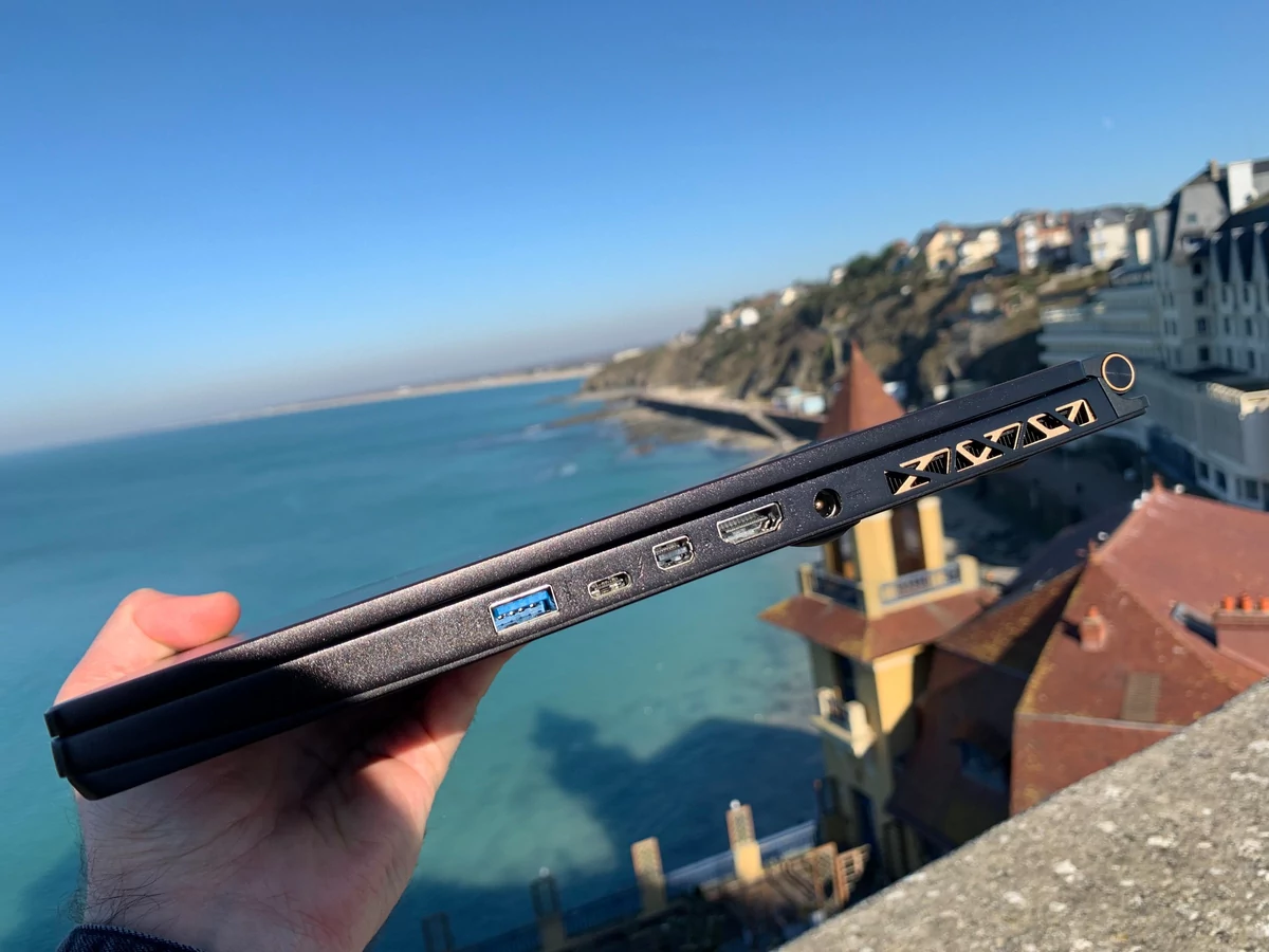 TEST-MSI-GS65-Stealth-8SR (3).JPG