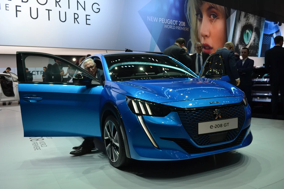 Peugeot e-208