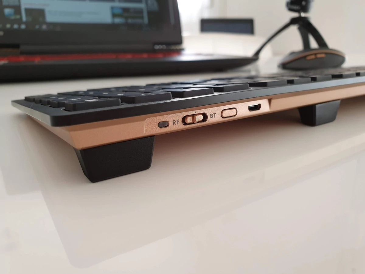 Cherry DW 9000 SLIM - Connexion